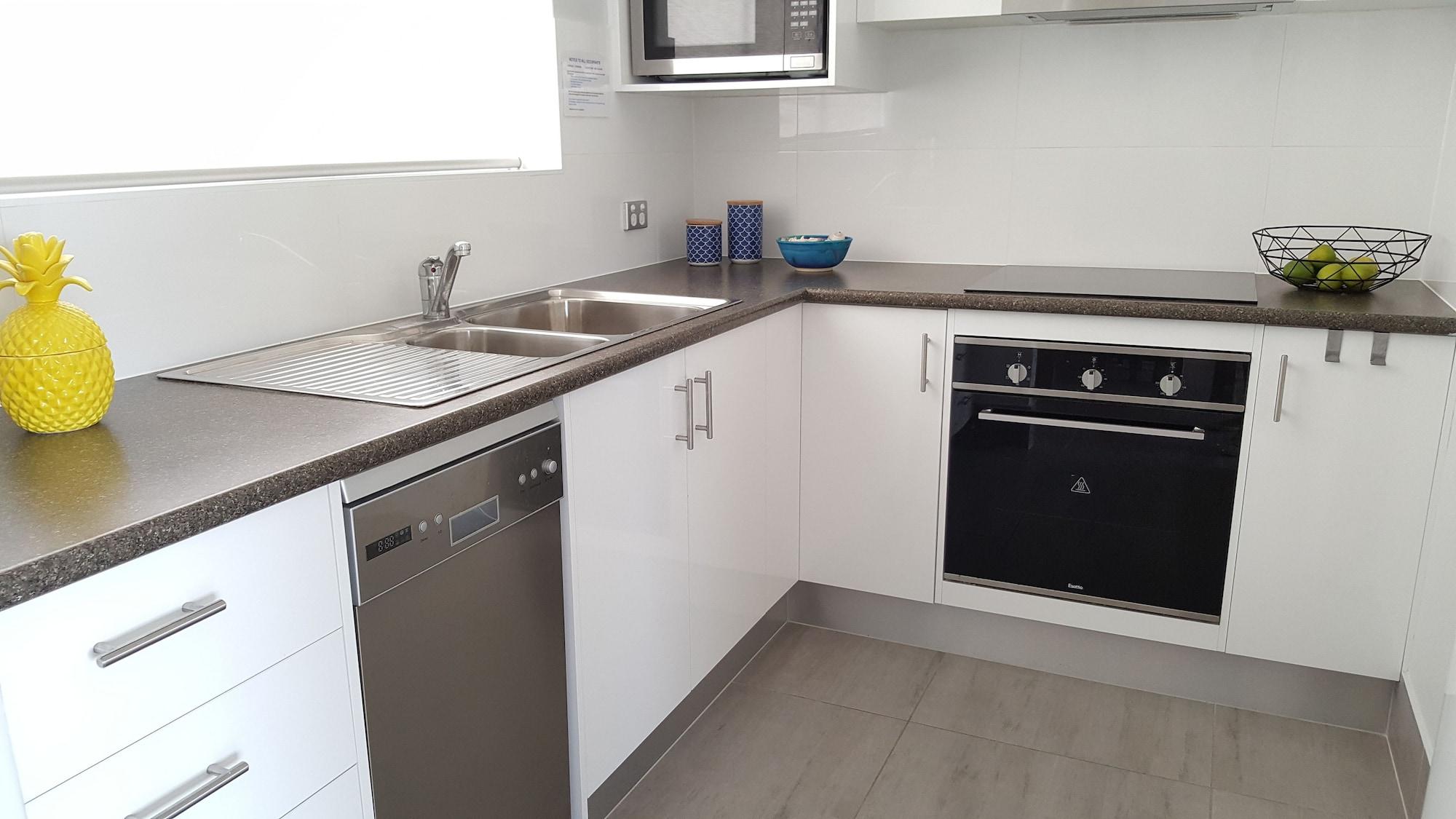Wyuna Beachfront Holiday Apartments Gold Coast Extérieur photo