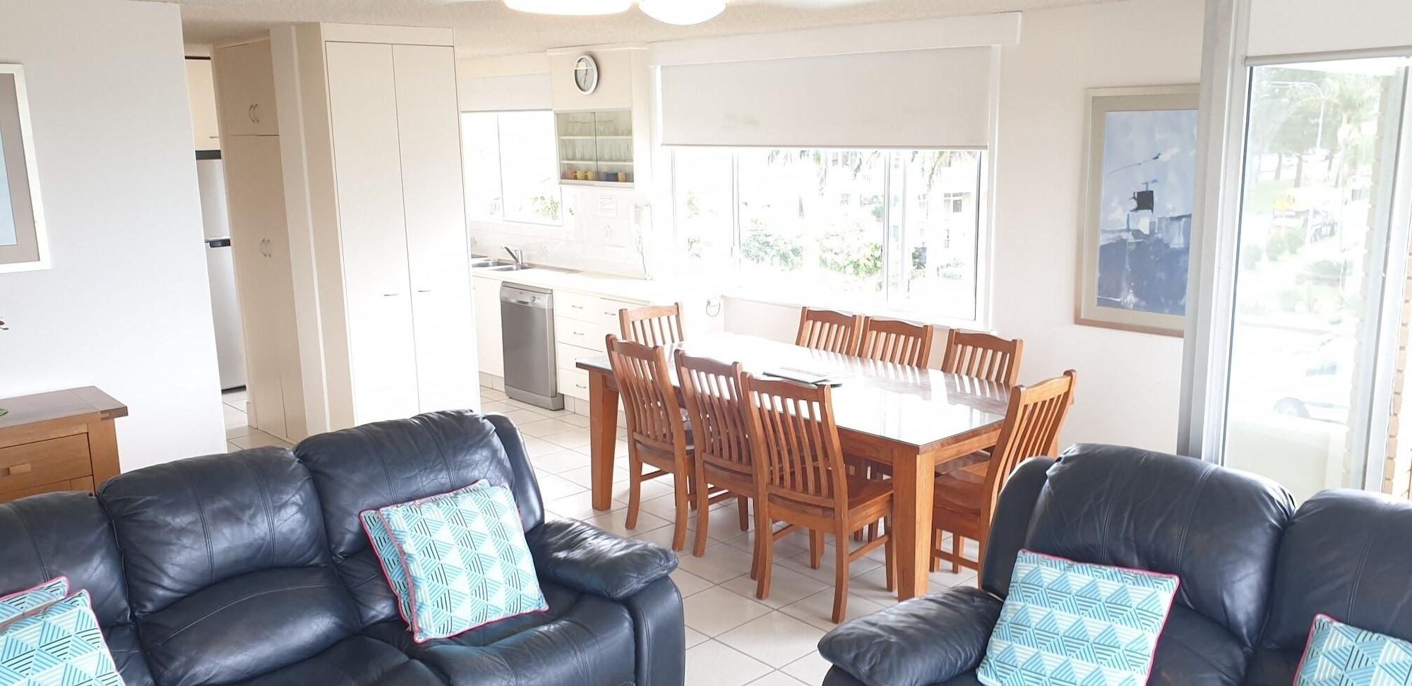 Wyuna Beachfront Holiday Apartments Gold Coast Extérieur photo