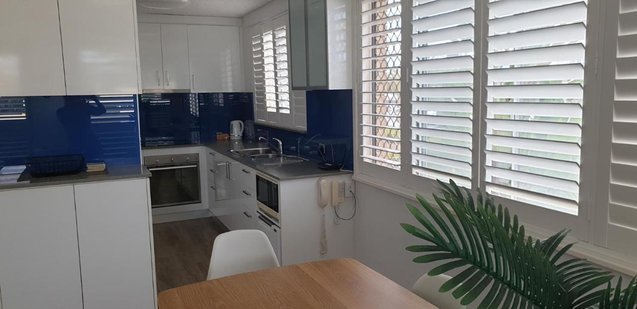 Wyuna Beachfront Holiday Apartments Gold Coast Extérieur photo