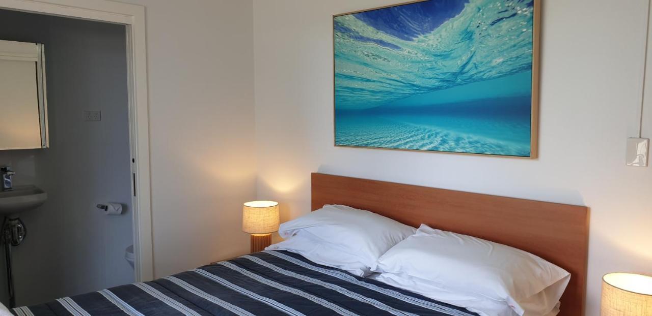 Wyuna Beachfront Holiday Apartments Gold Coast Extérieur photo