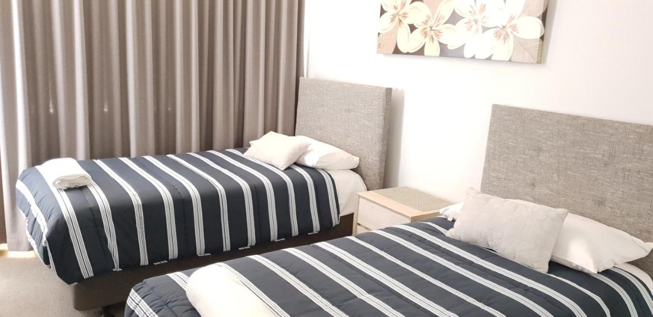 Wyuna Beachfront Holiday Apartments Gold Coast Extérieur photo