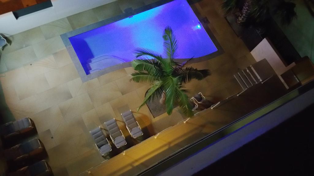 Wyuna Beachfront Holiday Apartments Gold Coast Extérieur photo