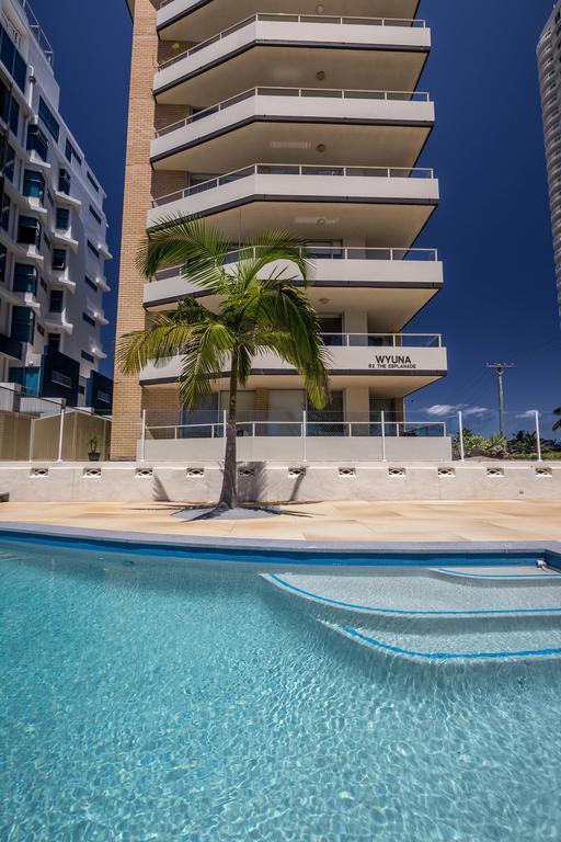 Wyuna Beachfront Holiday Apartments Gold Coast Extérieur photo