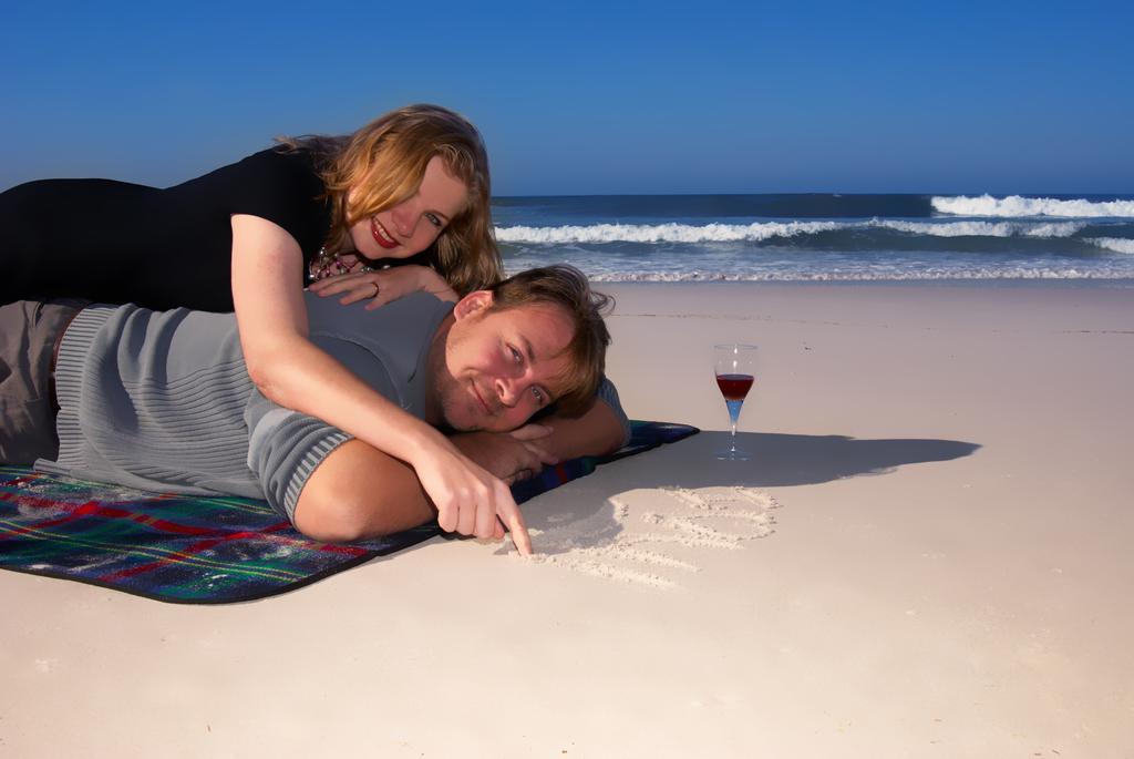 Wyuna Beachfront Holiday Apartments Gold Coast Extérieur photo