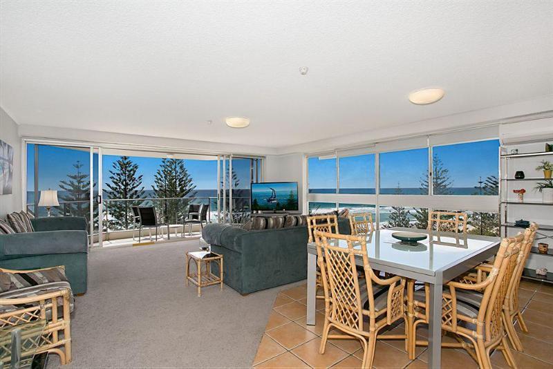 Wyuna Beachfront Holiday Apartments Gold Coast Extérieur photo