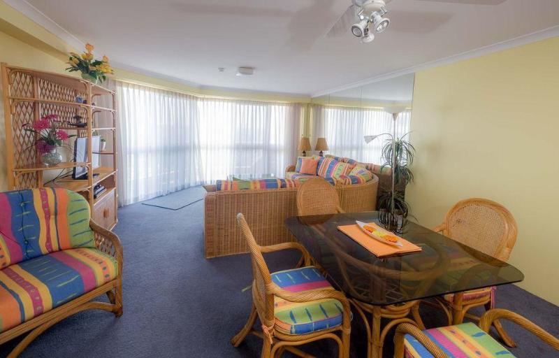 Wyuna Beachfront Holiday Apartments Gold Coast Extérieur photo