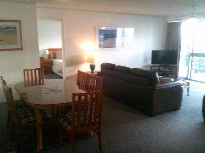 Wyuna Beachfront Holiday Apartments Gold Coast Extérieur photo