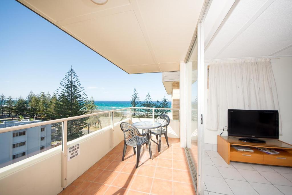 Wyuna Beachfront Holiday Apartments Gold Coast Chambre photo
